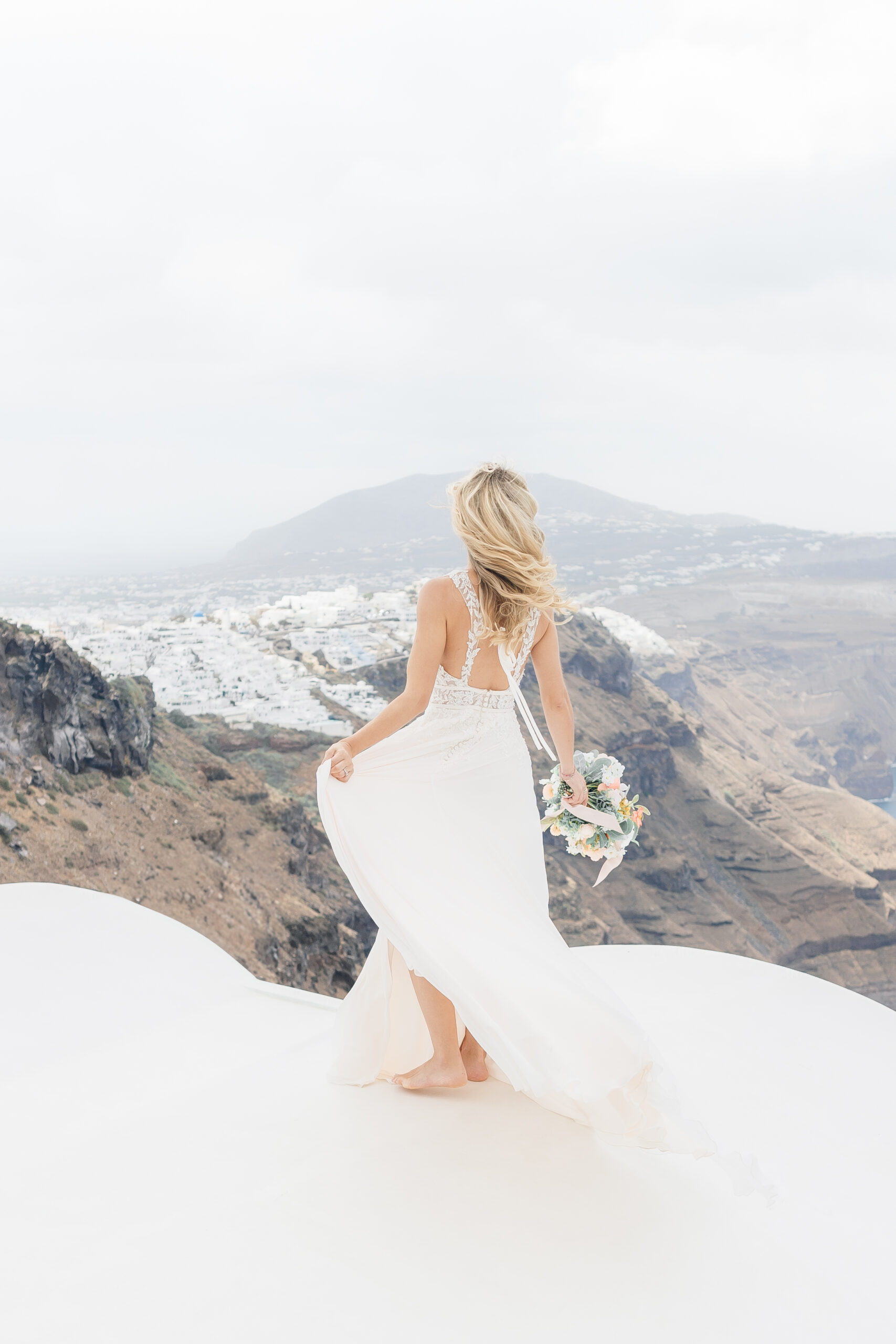 wedding day in Santorini