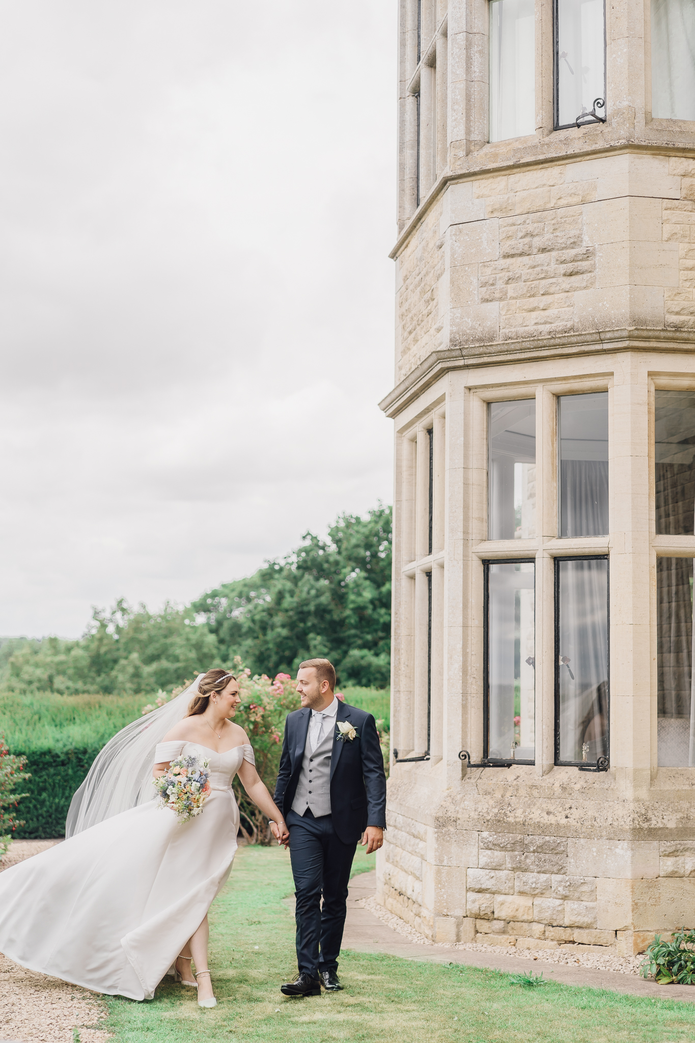 light and airy rutland hall wedding photographer in the UK