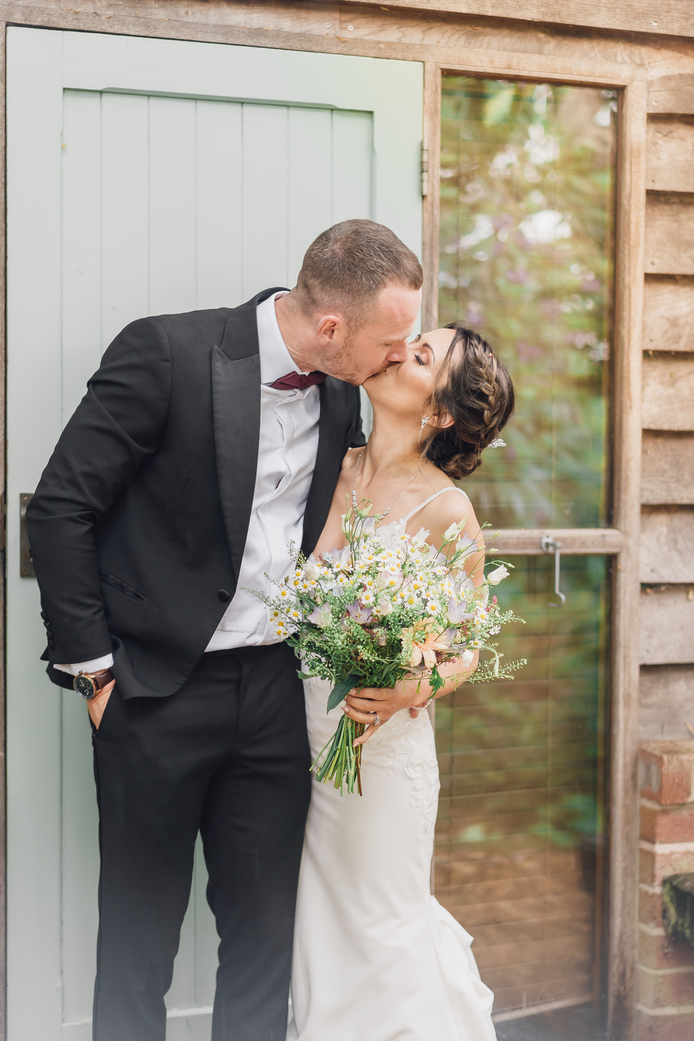 light cheshire wedding photographer