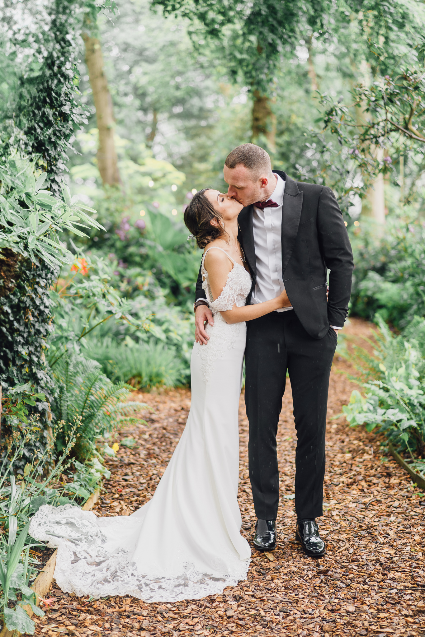 light cheshire wedding photographer